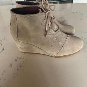 NWT Toms wedges sz 7